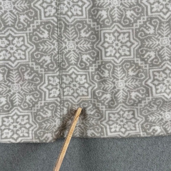 Lands End Women's Fleece Pullover Sweater Snowflake Pattern Gray White Small 6-8 - Picture 8 of 10